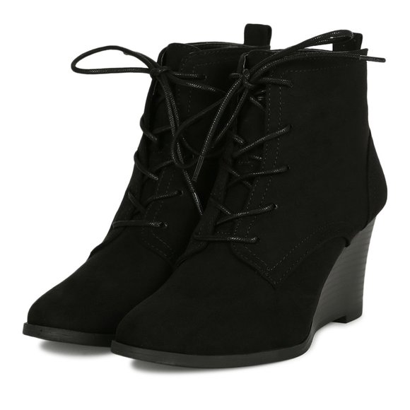 Qupid | NWT Orna Lace-Up Wedge Bootie - Picture 1 of 10